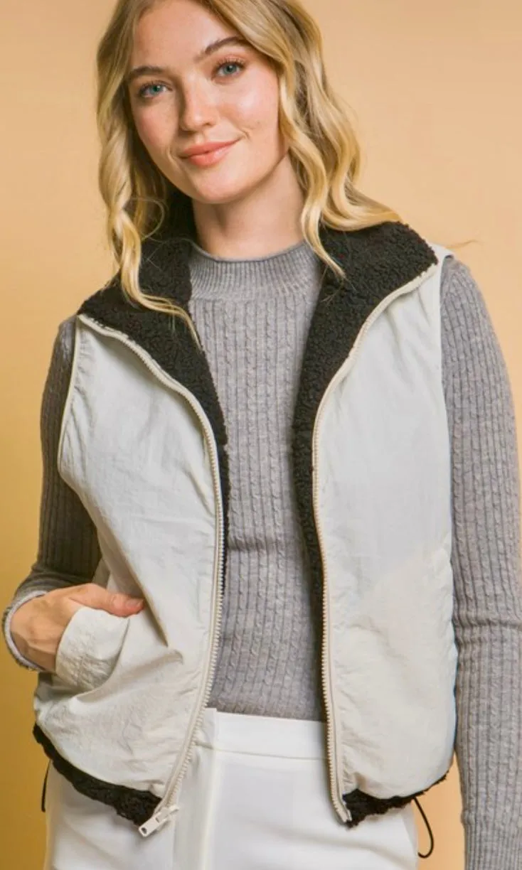 Aclara Black Reversible Fleece Side Pocket Vest Jacket