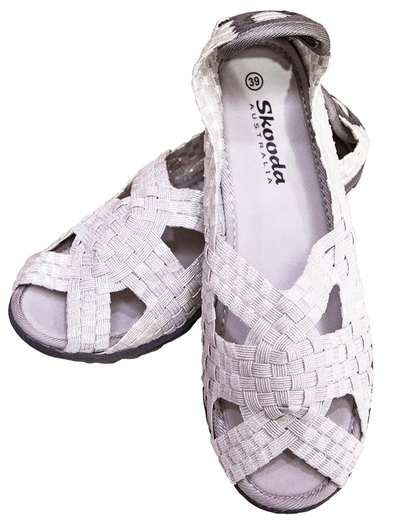 Skooda Sandals Ladies Pearl White, Black soles